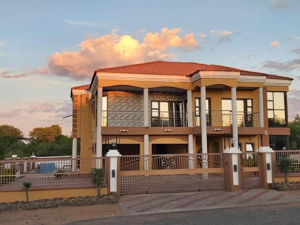 Top Stay Inn Kasane Exterior foto